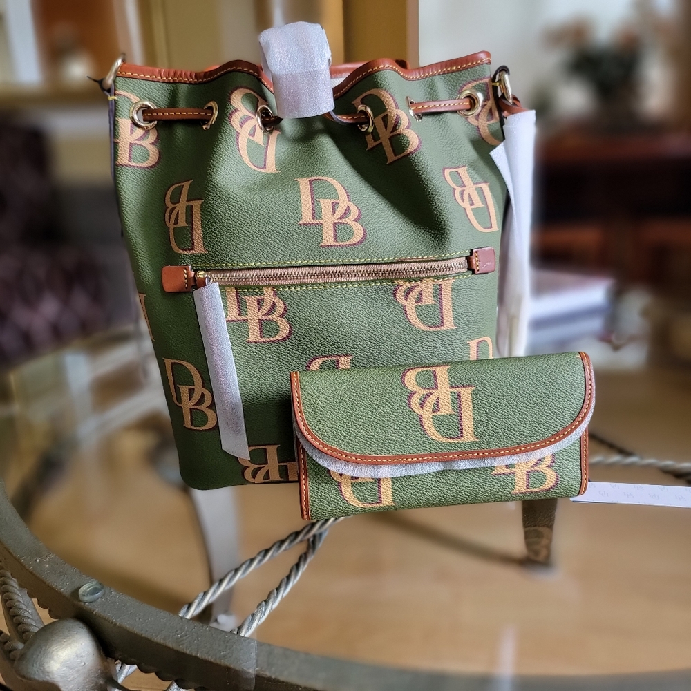 Dooney & Bourke NWT Monogram Drawstring w/Wallet